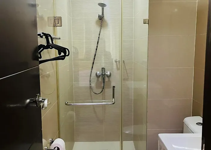 Walking Distance Across Naia T3 Airport