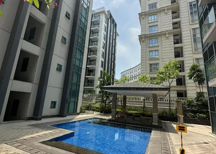 Walking Distance Across Naia T3 Airport Apartment