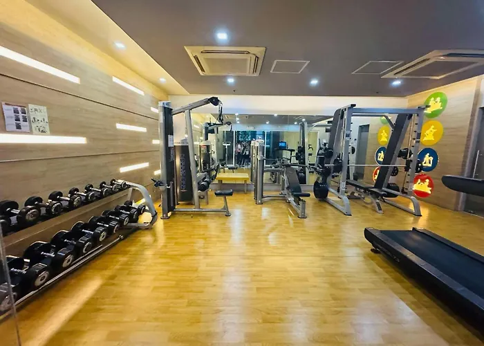 Walking Distance Across Naia T3 Airport Apartment