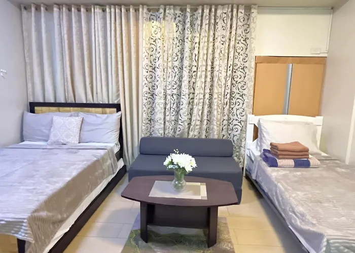 Walking Distance Across Naia T3 Airport Apartment *